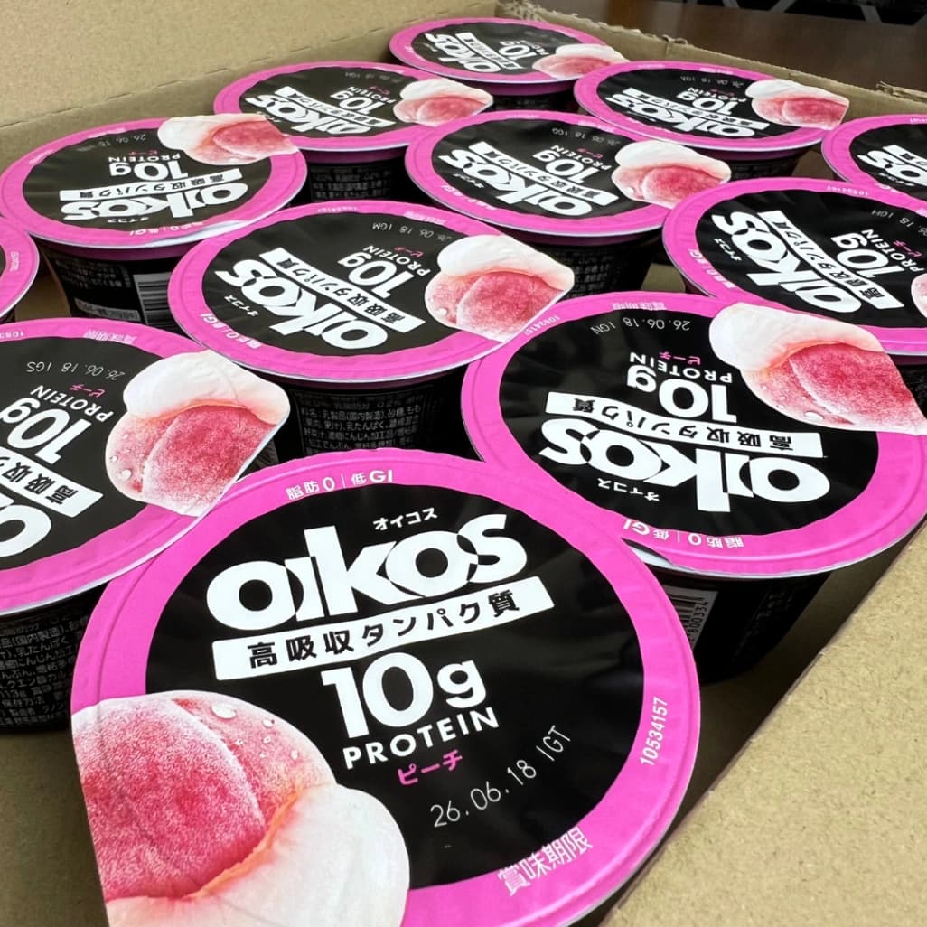コストコダノンオイコスピーチのパッケージを開封した画像