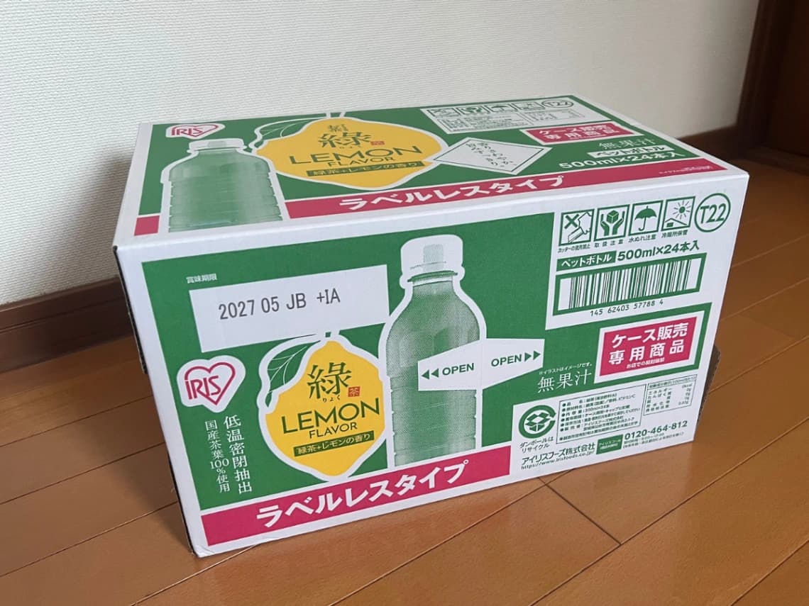コストコで購入したアイリスのお茶「綠（りょく）レモンフレーバー」500ml×24本入りのラベルレス緑茶