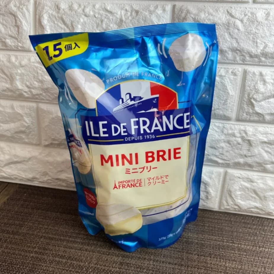 コストコ購入品「イル・ド・フランス ミニブリー（15個入り）」パッケージ正面