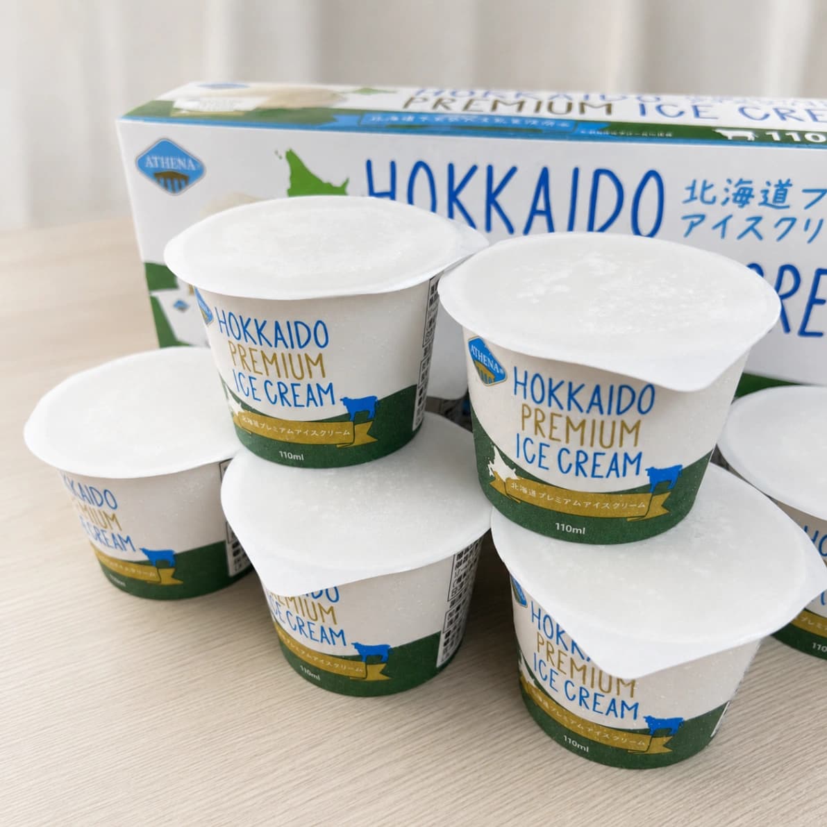 コストコ北海道プレミアムアイスクリームのカップが複数並んだ商品写真