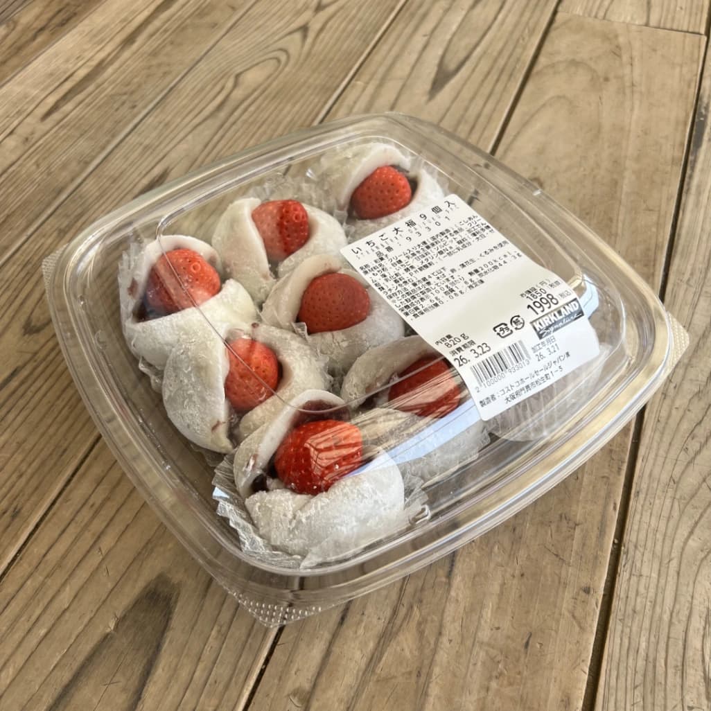 コストコで販売されているいちご大福9個入のパッケージ全体写真