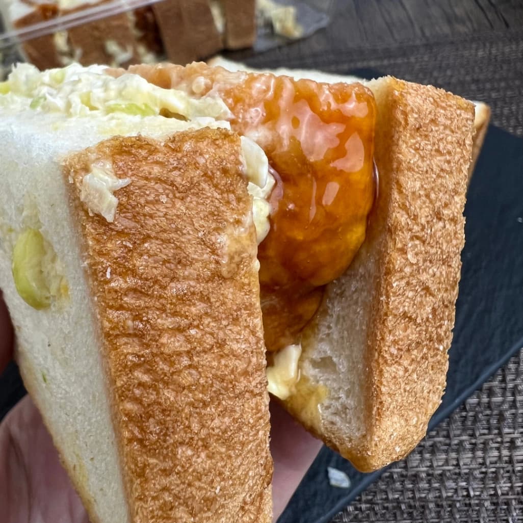 コストコタルタルチキンカツサンド側面