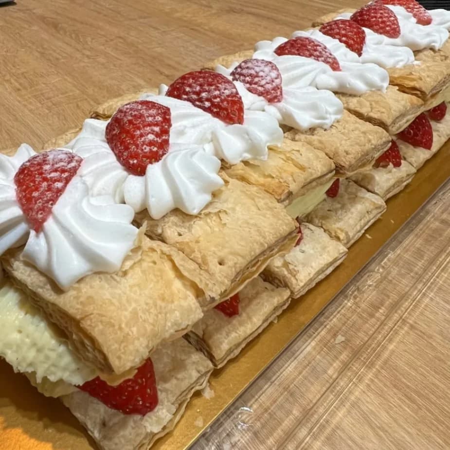 コストコいちごのミルフィーユ開封した画像