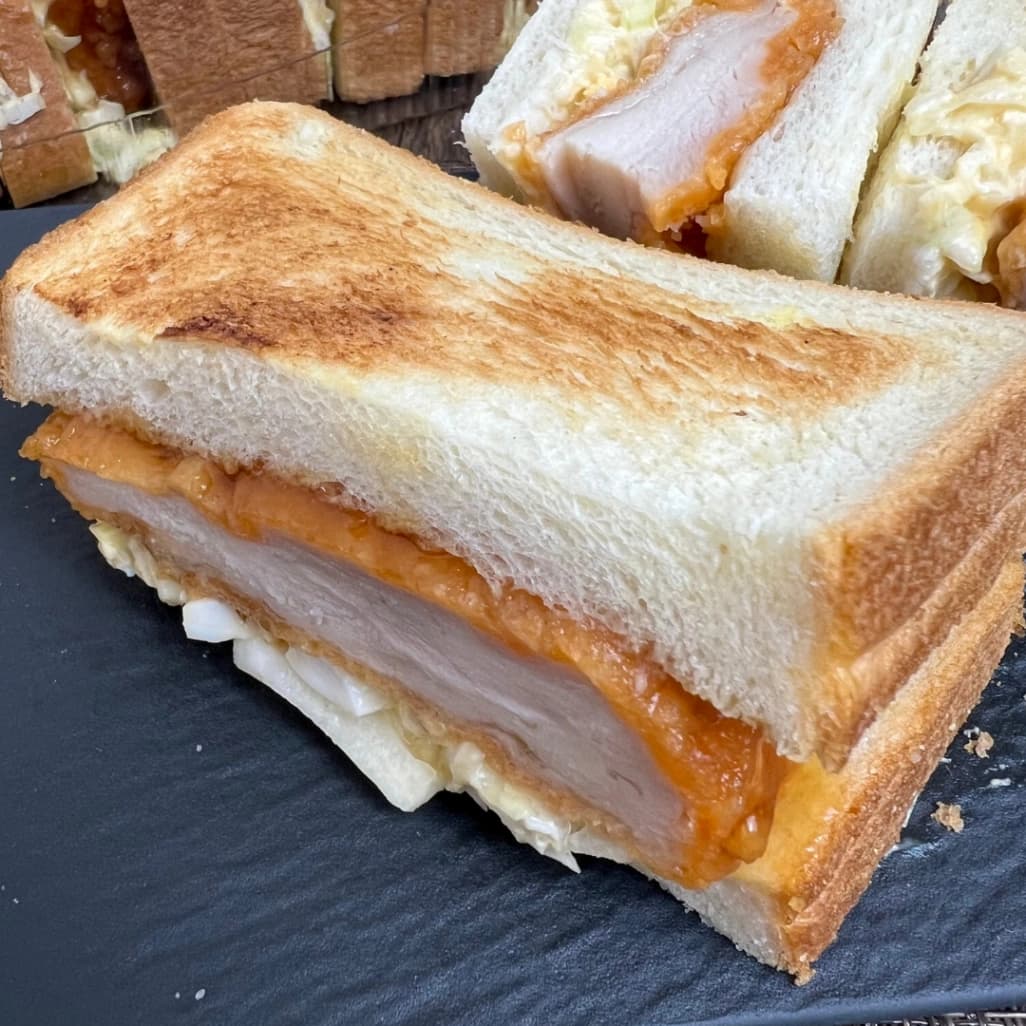 トーストしたコストコタルタルチキンカツサンド
