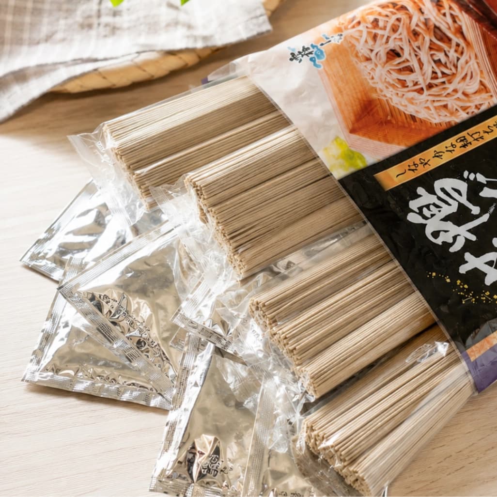 コストコの霧しな鴨だしせいろ蕎麦つゆ付の開封画像