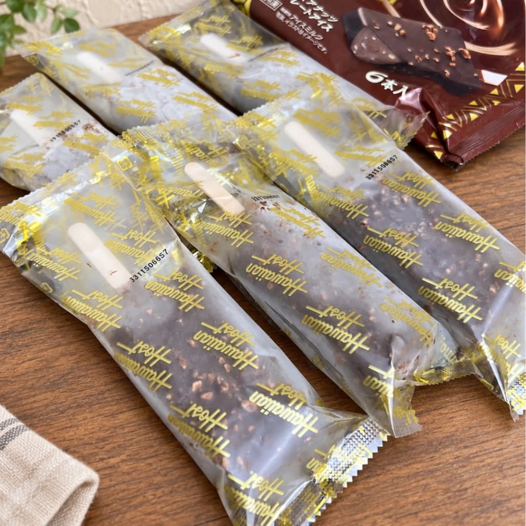 コストコのハワイアンホースト マカダミアナッツ チョコレートアイス6本の個包装
