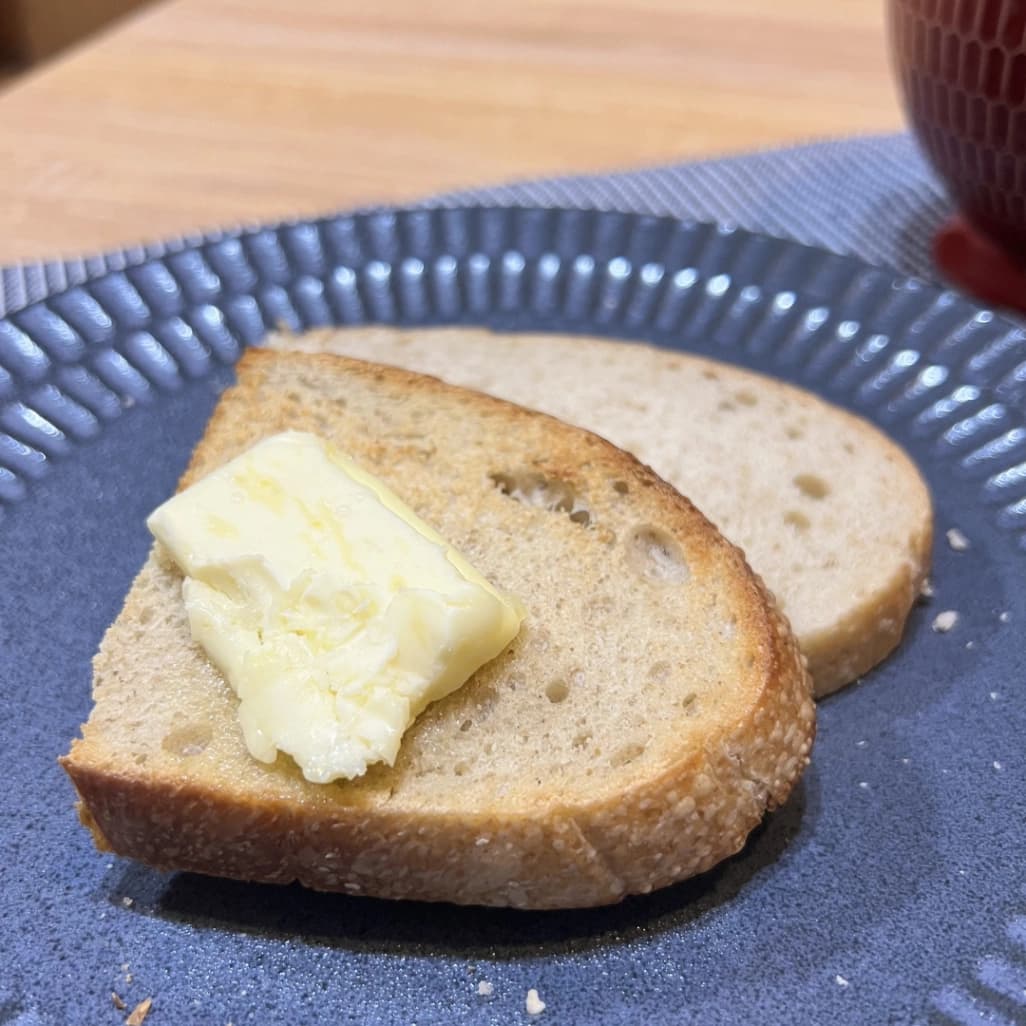 パンに塗ったコストコゲランド塩のバター