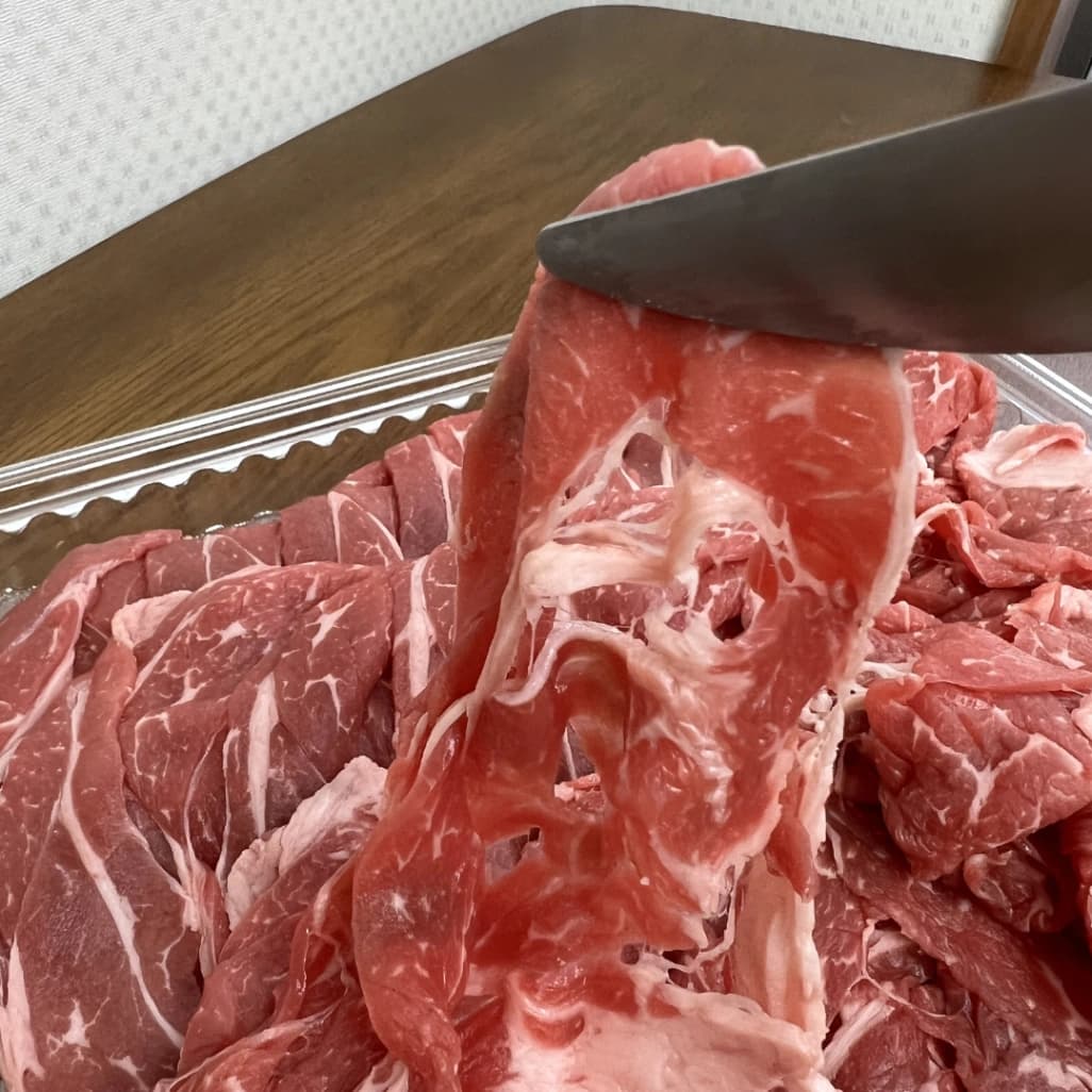 薄くスライスされたアメリカ産 チルドビーフ プライム 肩ロースすき焼き