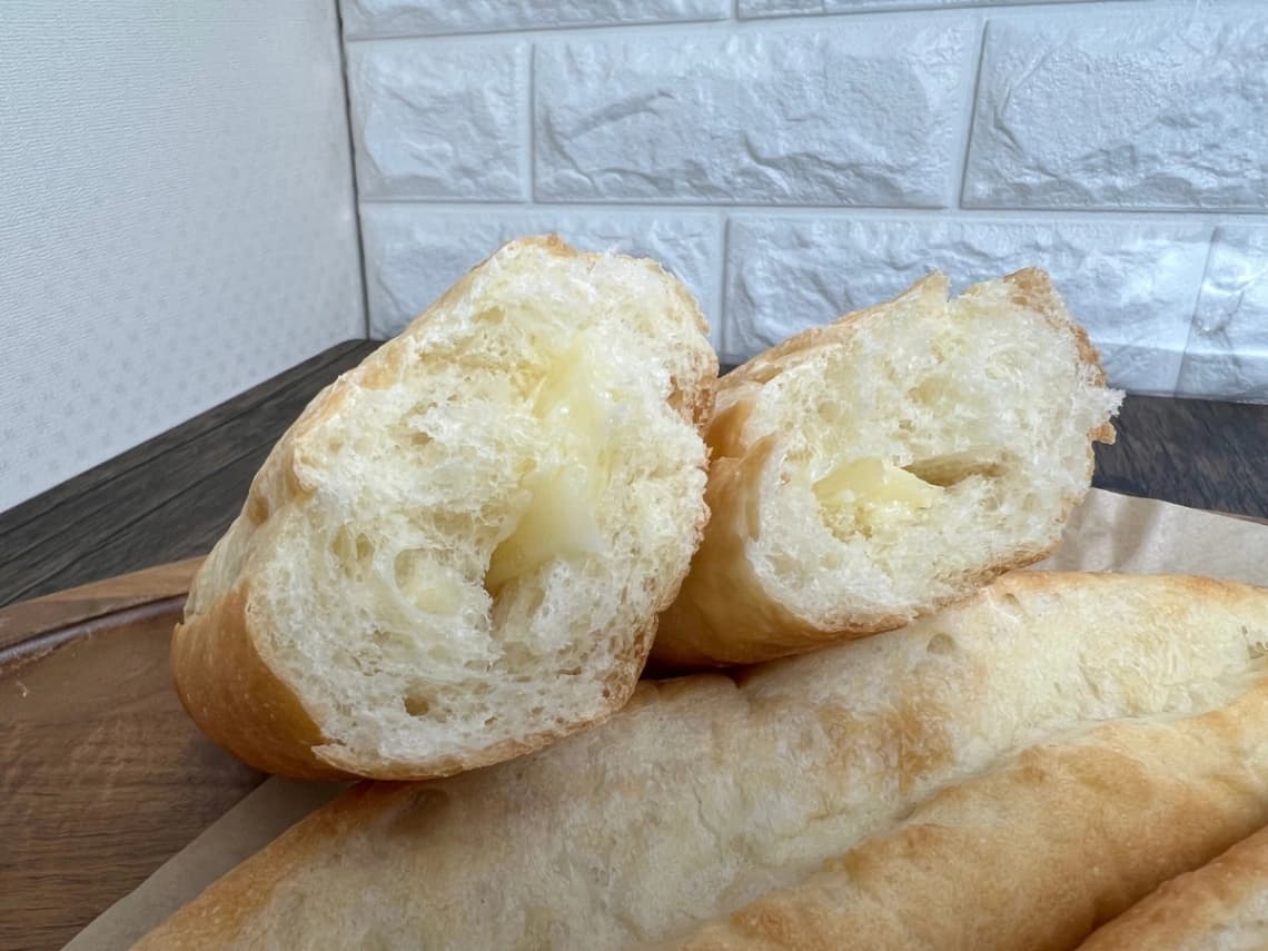 コストコ ミルクフランスサンドの断面とクリーム