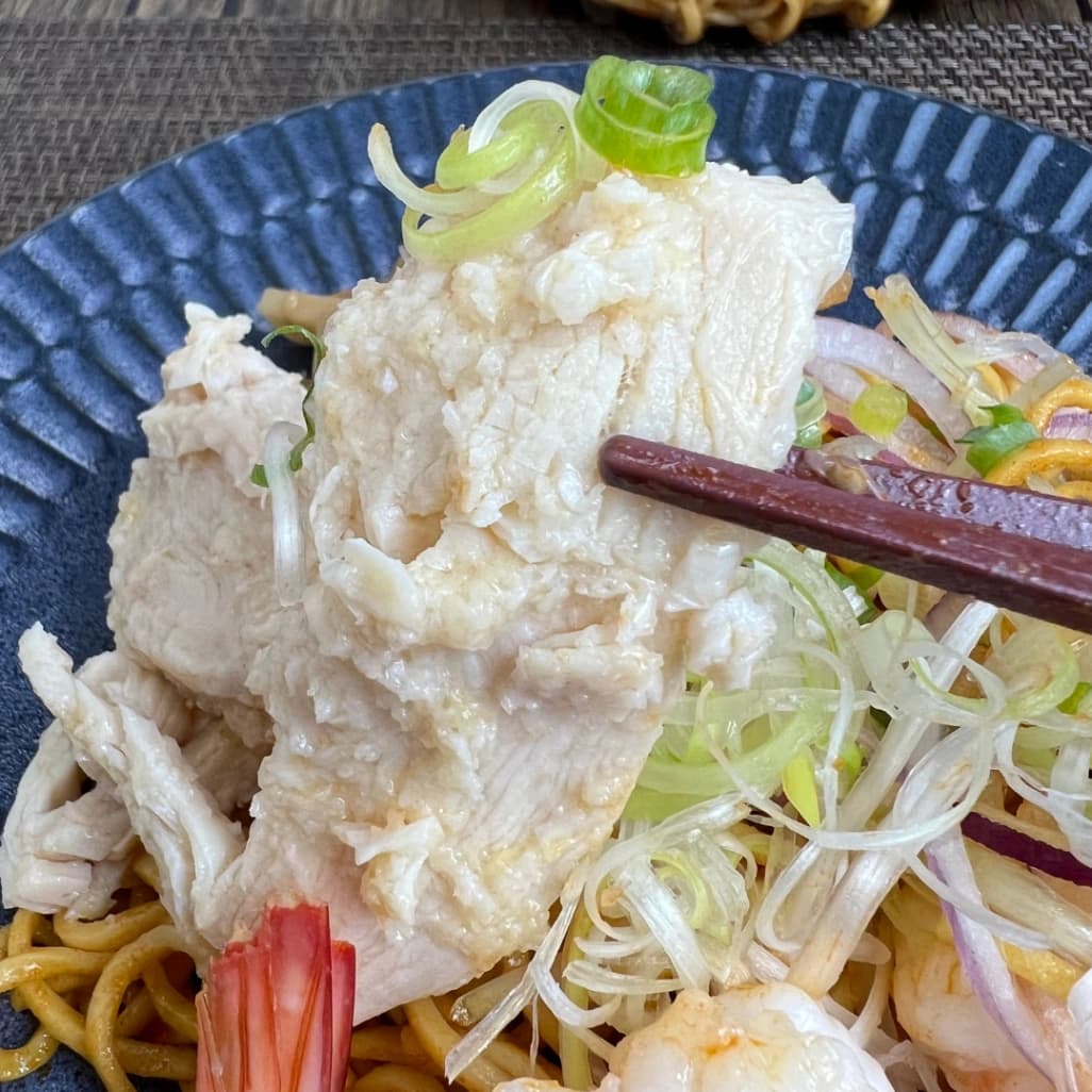コストコ麻辣冷やし油そばの蒸し鶏
