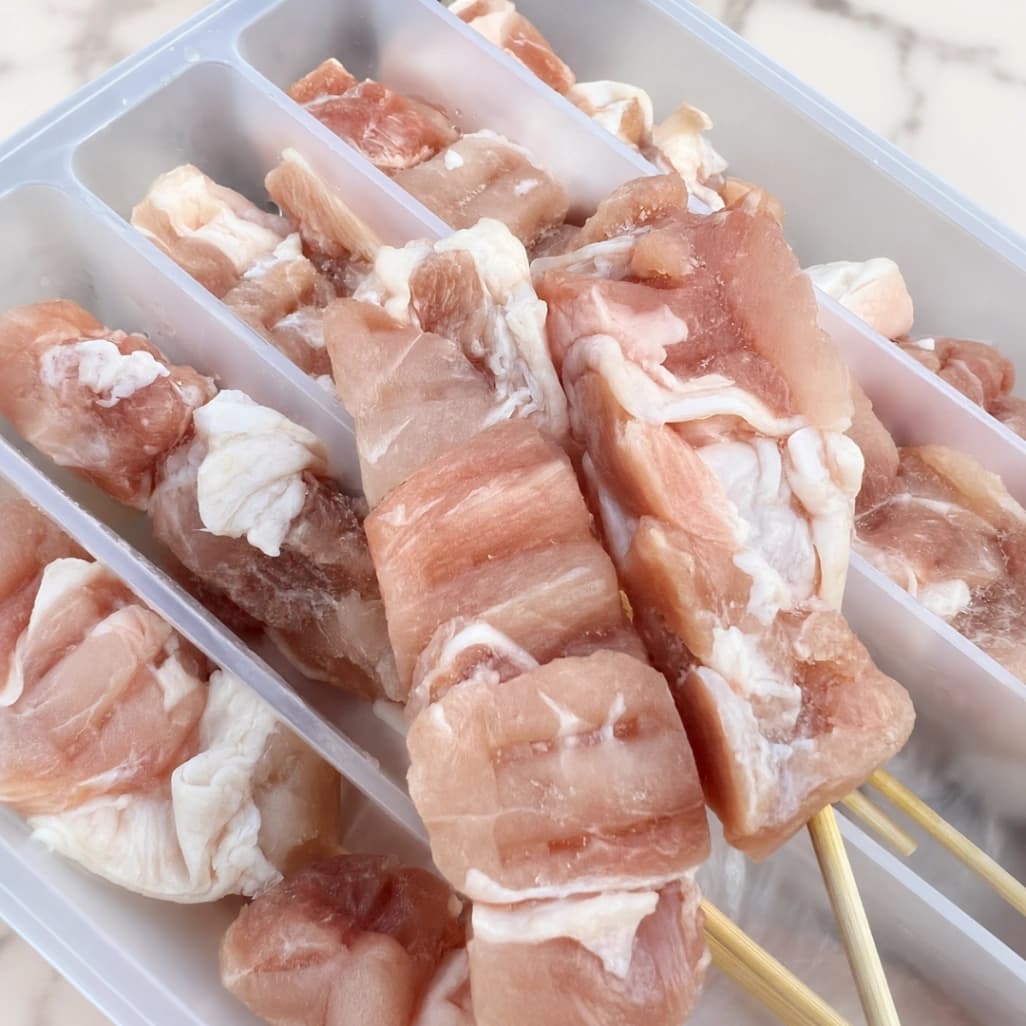 解凍したコストコさくらどり焼鳥用鶏もも串