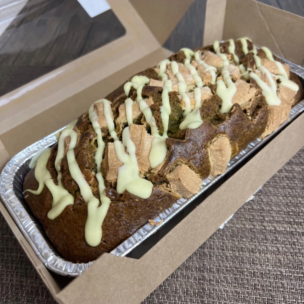 コストコ抹茶ホワイトチョコローフを開封した画像