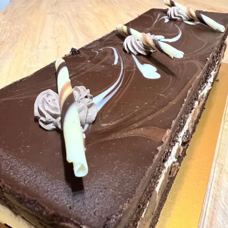 コストコタキシードケーキ開封した全体画像