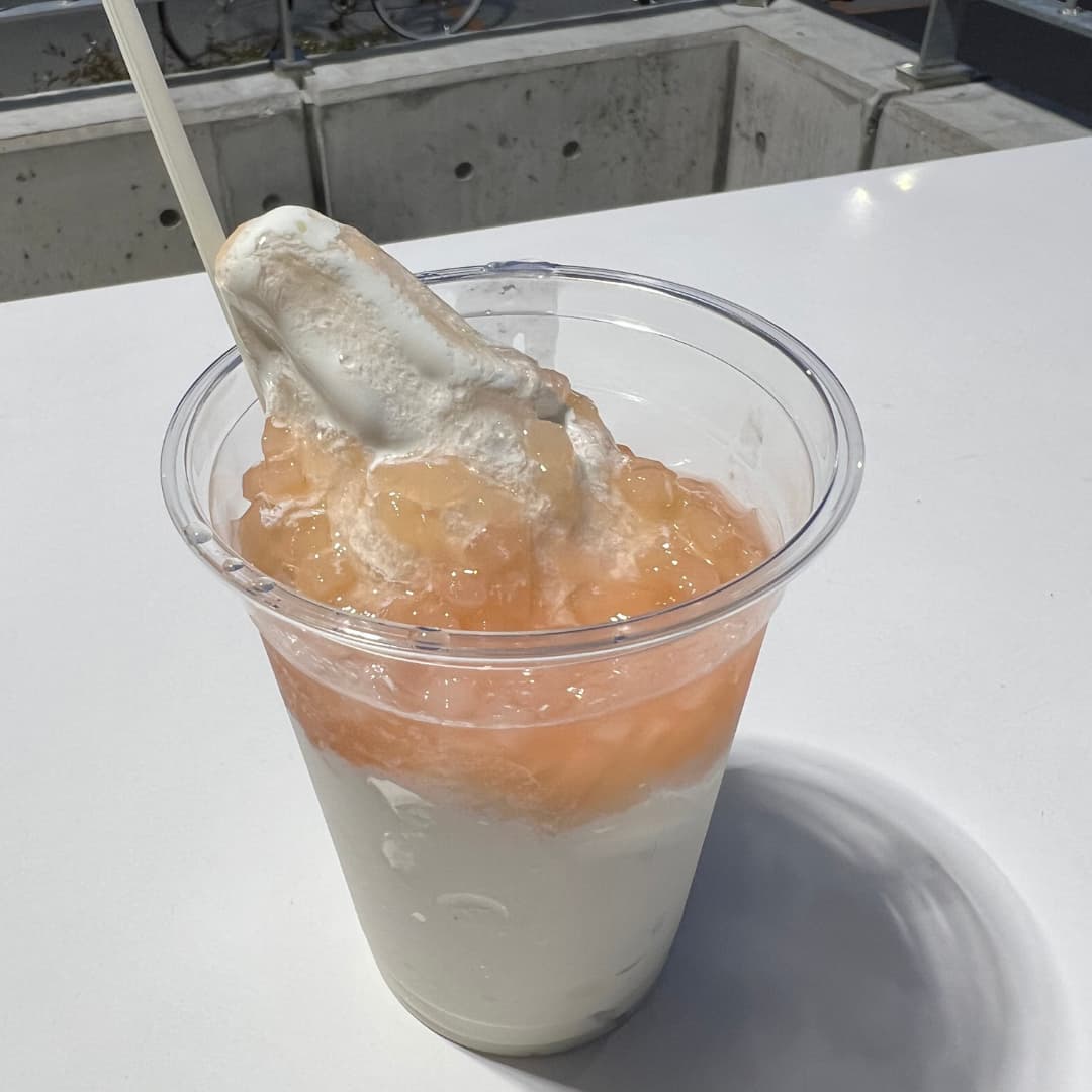 コストコフードコートピーチサンデー外観