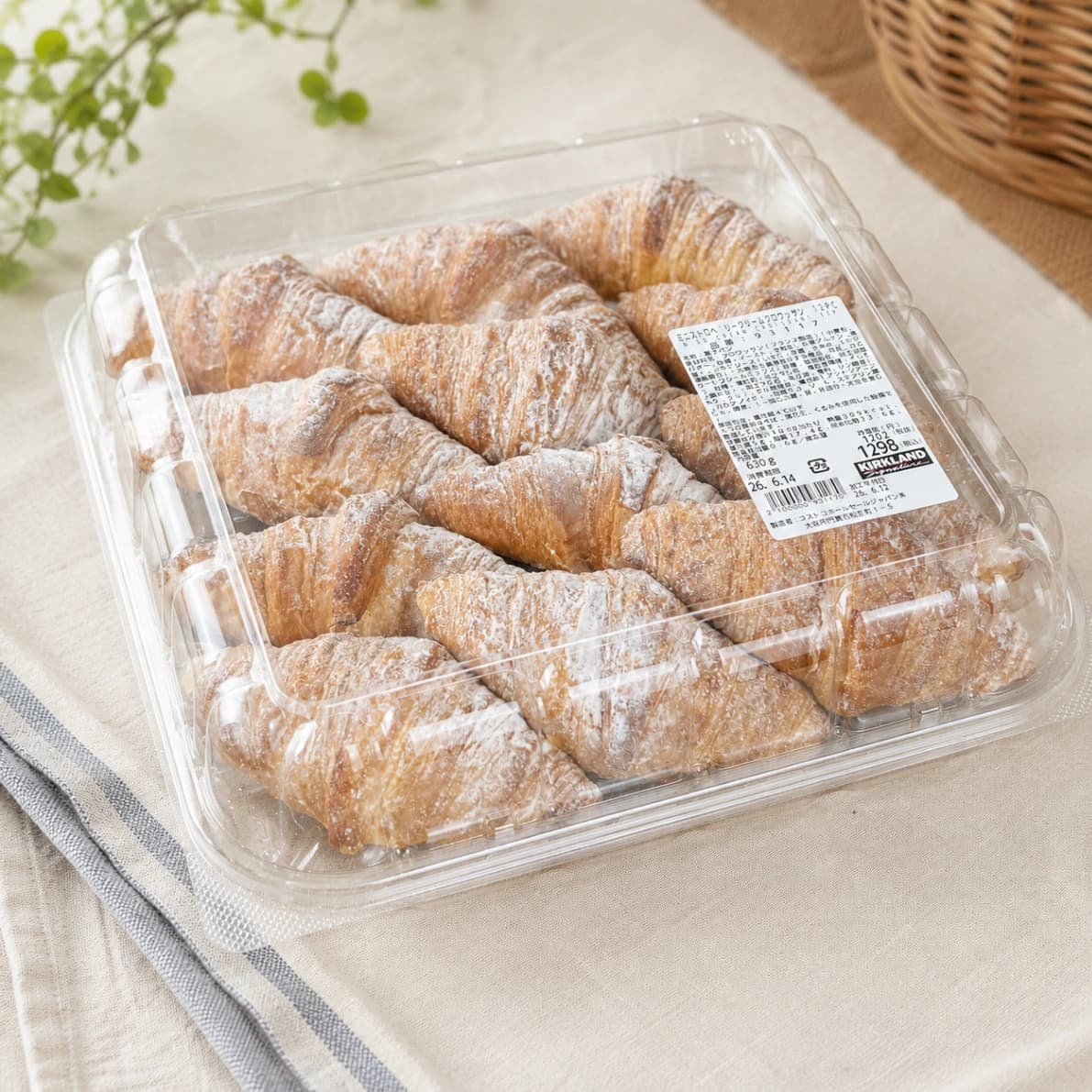 コストコベーカリー新商品ミニストロベリークリームクロワッサンパッケージ画像