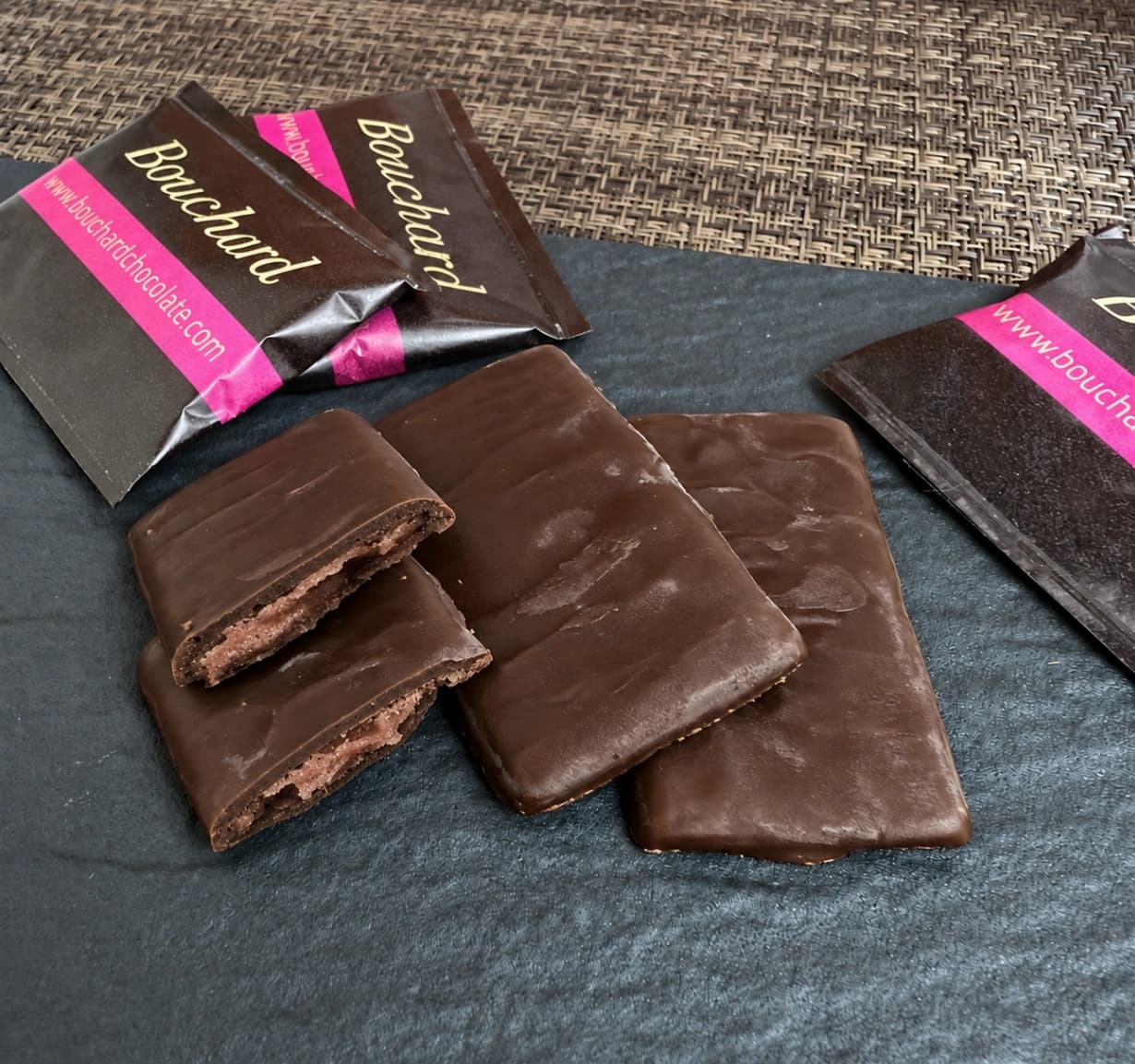 コストコブシャール ラズベリー シンチョコレートの断面