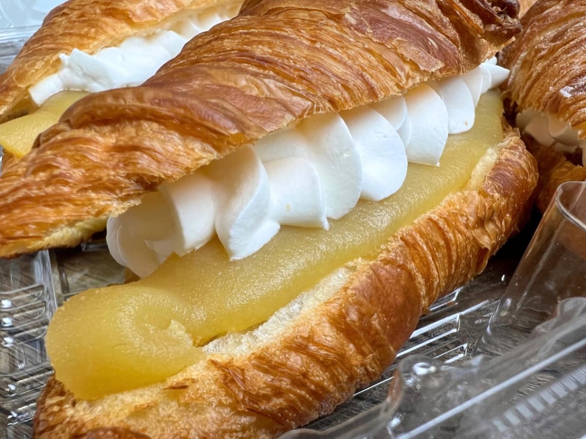 コストコ スイートポテトクロワッサン さつまいもペーストとホイップ