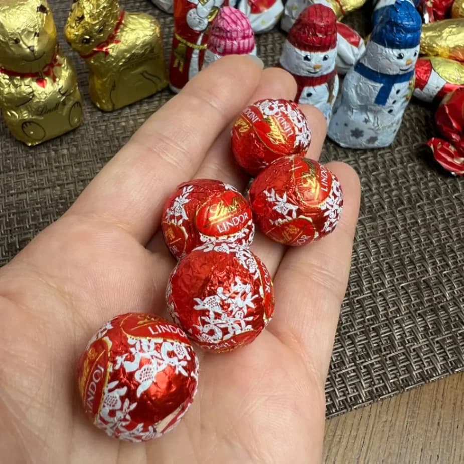 コストコリンツ ホリデーパックのミニサイズのリーンドールチョコ